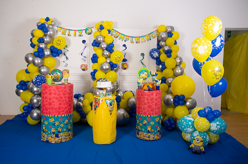Minions Showroom Table