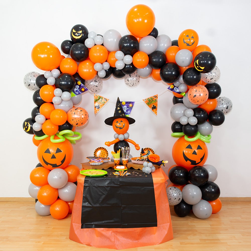 Table with Organic Pumpkins Arch 